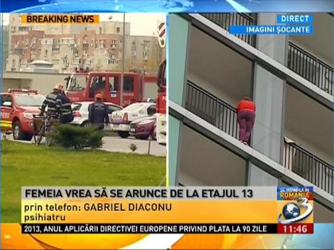 Martor din blocul in care o femeie ameninta ca se arunca de la etaj, la Antena 3