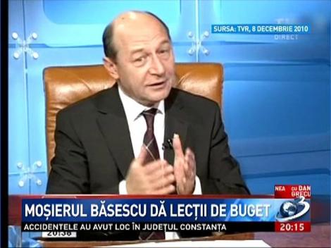 Băsescu: România a devenit o ţară plină de mămicuţe şi bebeluşi
