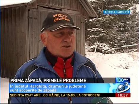A început coşmarul! Ninsorile din Harghita au dat traficul peste cap
