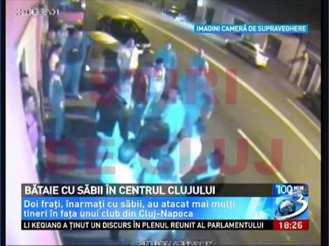 Scandal cu săbii şi cuţite în faţa unui club din Cluj-Napoca