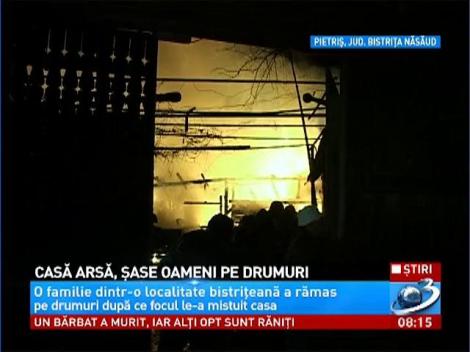 Casă arsă, şase oameni pe drumuri