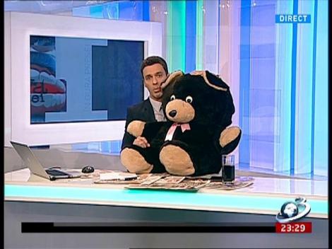 Mircea Badea: Ce-i mai mică şi mai mică decât pufulica de furnică şi mai plină de mizerii ca Pufulica de mizerii? Audienţa lu' TVR 3