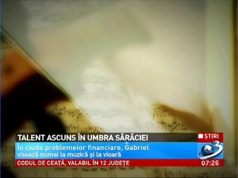 Talent ascuns în umbra sărăciei. La 15 ani cântă dumnezeiește ca vioară