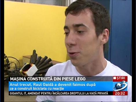 Un roman a construit o masina din piese lego