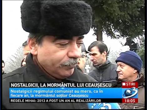 Nostalgicii au mers la mormântul lui Ceaușescu