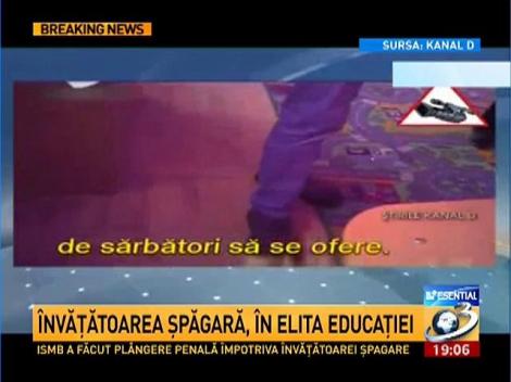 Învăţătoare din Bucureşti, filmată cum cerea şpagă de la părinţi