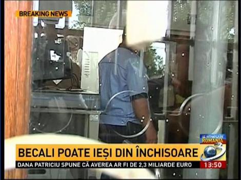 Becali, scos din puşcărie de Hagi. Finanţatorul Stelei va lucra pentru naşul său