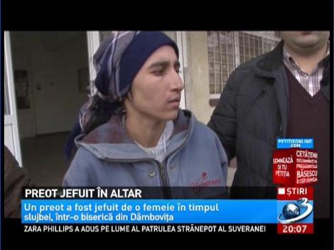 Un preot a fost jefuit în timpul slujbei