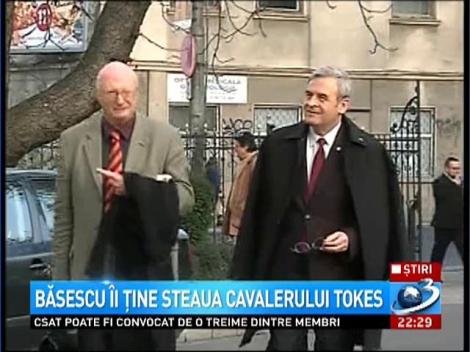 Băsescu îi ţine steaua cavalerului Laszlo Tokes