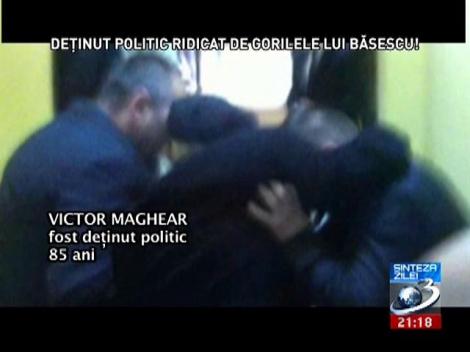 Sinteza Zilei: Imagini cu bătrânul bruscat de oamenii lui Băsescu