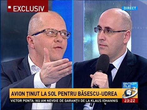 Pasager din avionul care l-a aşteptat pe Băsescu: Am asistat zeci de minute la un spectacol penibil