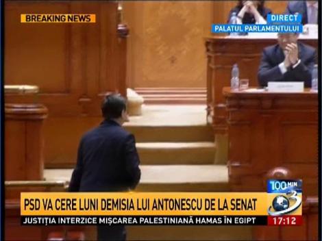 Crin Antonescu a DEMISIONAT de la şefia Senatului