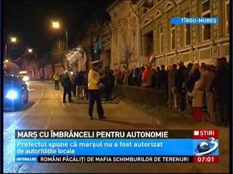 Marş cu îmbrânceli pentru autonomie