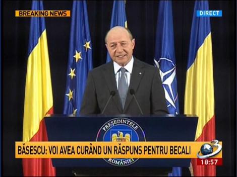 Traian Băsescu: Ar trebui să avem în vedere o legislaţie care să vizeze abordările extremiste