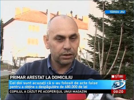 Primarul comunei Slivilești și un om de afaceri sunt arestați la domiciliu