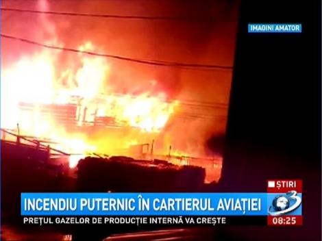 Incendiu puternic în cartierul Aviaţiei din Capitală