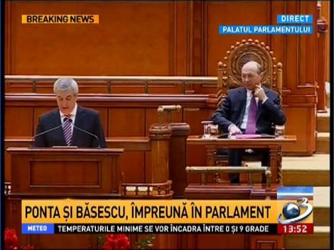 Băsescu şi Ponta &icirc;mpreună &icirc;n Parlament. Au trecut 10 ani de la aderarea Rom&acirc;niei la NATO