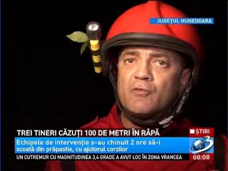 Trei tineri din Deva au căzut într-o râpă de aproape 100 m adâncime