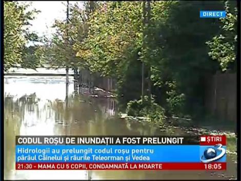 Codul roșu de inundații a fost prelungit
