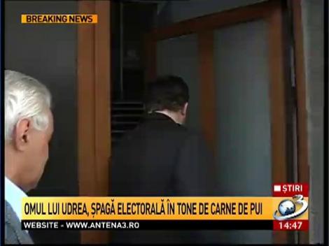 Omul lui Udrea, şpagă electorală în tone de carne de pui