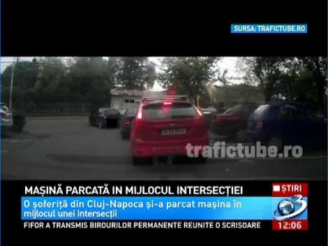 O şoferiţă din Cluj a blocat o intersecţie ca să &icirc;şi ducă la şcoală copilul