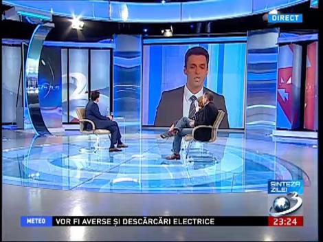 Mircea Badea: Tu l-ai văzut pe Băsescu cum se uita galeş la paraşută?