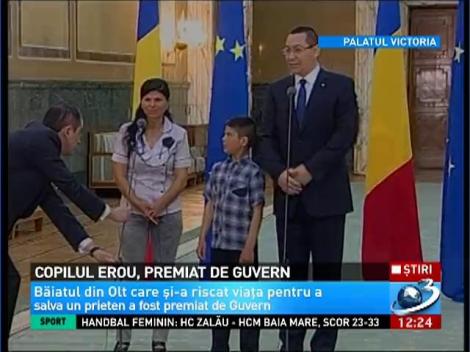 Copilul erou din Olt, premiat de Ponta la Guvern