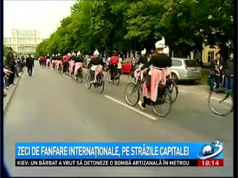 Spectacol inedit pe străzile Capitalei. Mii de oameni au participat la eveniment