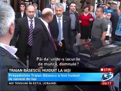 Traian Băsescu, huiduit la Iaşi
