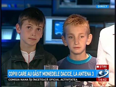 Băieţii care au găsit comoara dacilor din vizuina vulpii, în direct la Antena 3