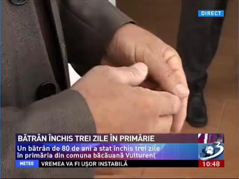 Un bătrân a rămas închis trei zile în sediul unei primării din Bacău