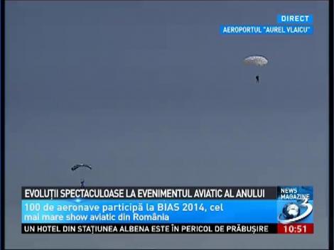 Evoluţii spectaculoase la evenimentul aviatic al anului