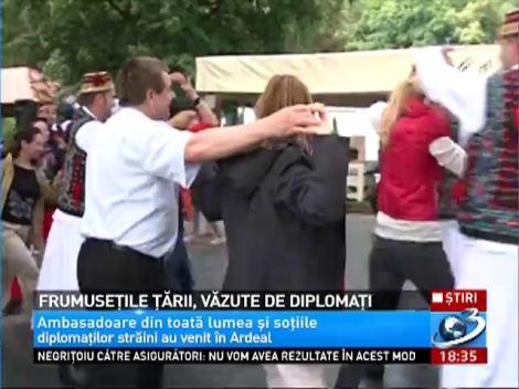 Frumuseţile ţării, văzute de diplomaţi