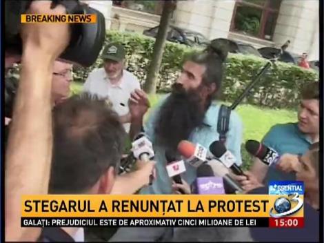 Stegarul a renunţat la protest