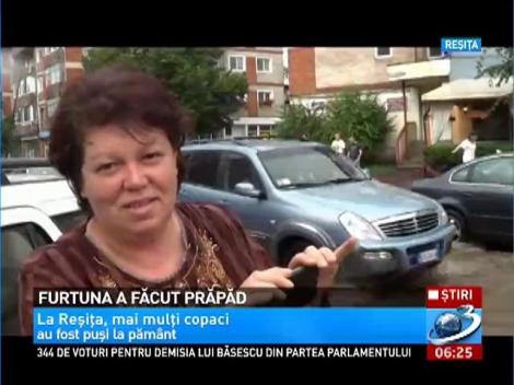 O noapte furtunoasă. Rom&acirc;nia, măturată de vijeliile prezise de codul galben