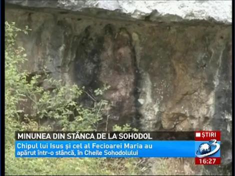 Chipul lui Isus şi al Fecioarei Maria s-a apărut pe o st&acirc;ncă din Cheile Sohodului
