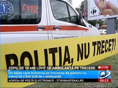 Copil de 10 ani lovit de ambulanţă pe trecere