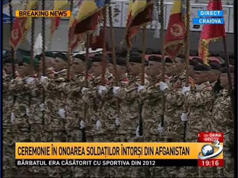 Imagini de la ceremonia de sosire a soldaţilor rom&acirc;ni din Afganistan