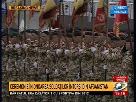 Imagini de la ceremonia de sosire a soldaţilor români din Afganistan