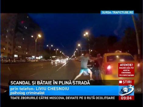 Bătaie ca &icirc;n filmele cu arte marţiale &icirc;n mijlocul unei străzi din Capitală