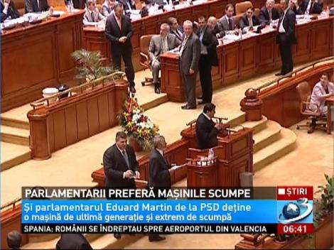 Parlamentarii rom&acirc;ni ţin pasul cu moda de peste Ocean. Maşina care face furori la Hollywood, &icirc;n garajul unui deputat PNL