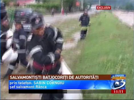 Salvamontiști batjocoriți de autorități