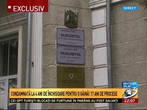 O bătrână condamnată la 4 ani de închisoare pentru că a dat mită o găină