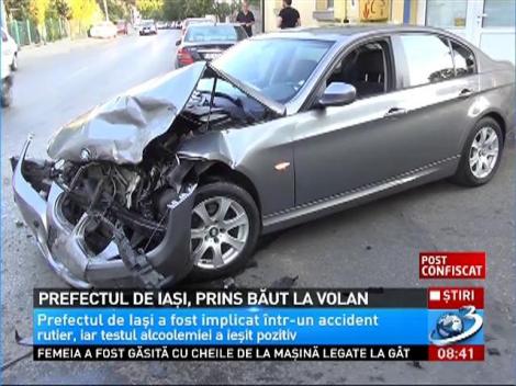 Prefectul de Iaşi a provocat un accident &icirc;n care trei maşini au fost avariate