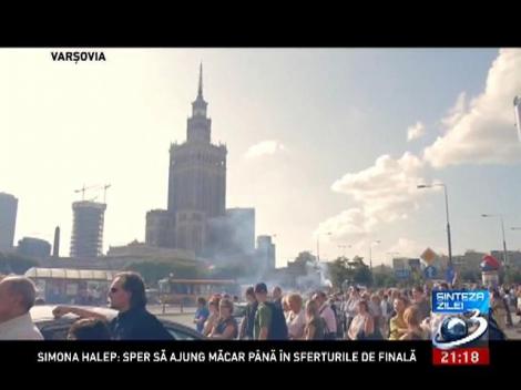 La fiecare 1 august, &icirc;n Polonia se ține un moment de reculegere pentru victimele celui de-al Doilea Război Mondial