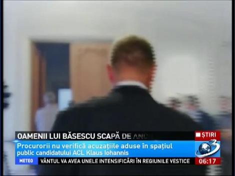 Oamenii lui Băsescu &icirc;l scapă de anchete pe Iohannis