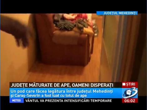 Toamna îşi arată FURIA. A fost prăpăd în Mehedinţi: "Nu a mai plouat aşa de şase DECENII"