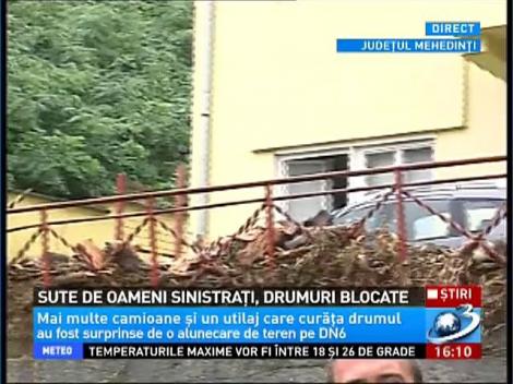 M&acirc;lul adus de viitură a &icirc;nghiţit sute de maşini din oraşul Orşova