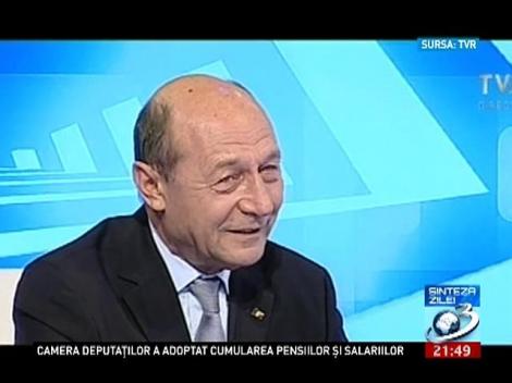 Băsescu recunoaşte: Am dat camioane de rapoarte la securitate