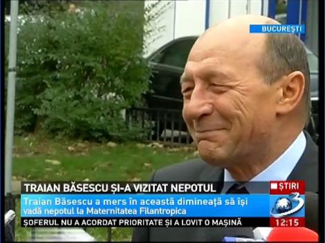 Traian Băsescu şi-a vizitat nepotul: &Icirc;l cheamă Radu Băsescu Pricop